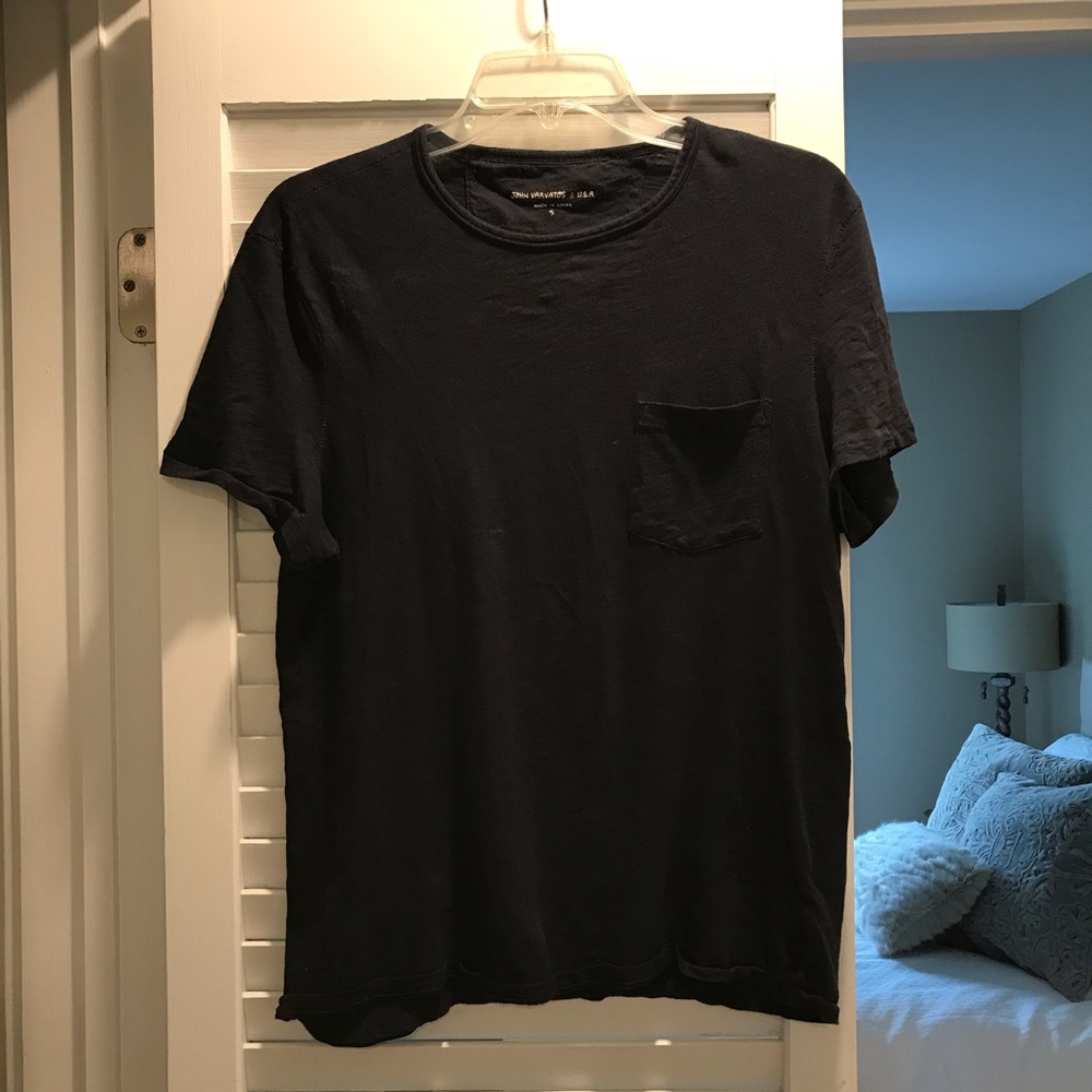 Men’s John Varvatos t shirt